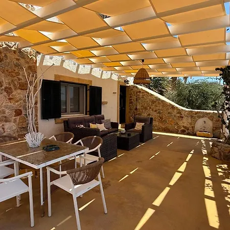 Atlazia מלון דירות 4*